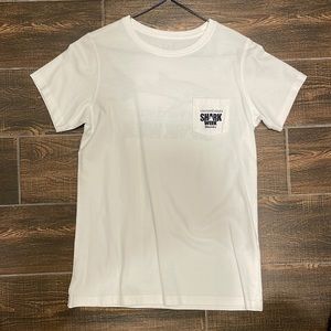 Vineyard vines shark week T-shirt